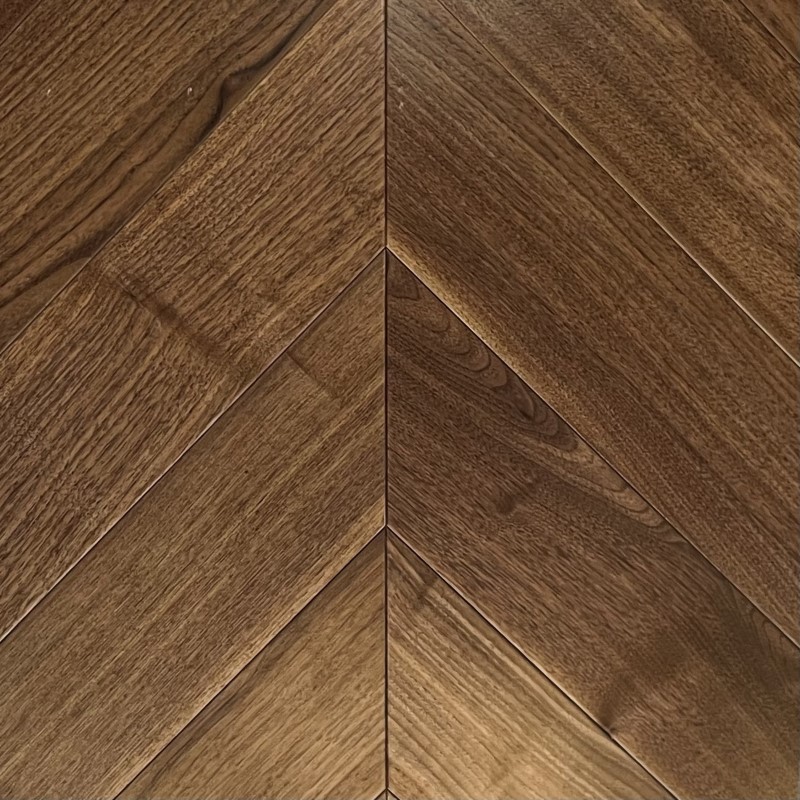  CROWNWOOD EXOTIC ONE Французская елка 45° 2-х слойная Орех Американский Натуральный Селект лак 470 х 125 х 15 / 1.175 м2