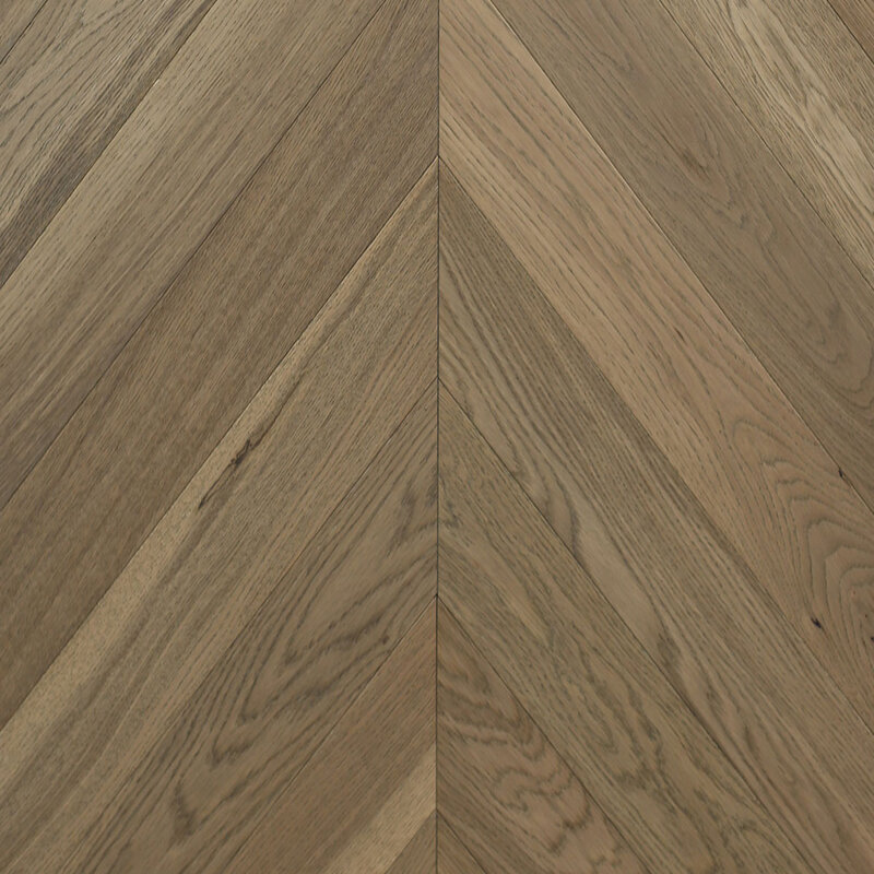  Wood Bee Herringbone Дуб Аурео браш матовый Aureo, UV-лак gloss 5-9% (правая)