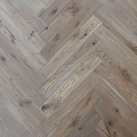 Polarwood Herringbone Дуб ИБЕРИЯ HB "Англ. ёлка", сорт. Кантри, масло, брашир., фаска 4V, 1-полосный (фото 1)